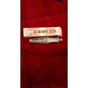 Benefit- 24-HR brow setter invisible gel!‎